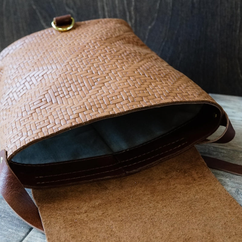 Petit Noé Bucket Bag - Luxury Fashion Leather Beige